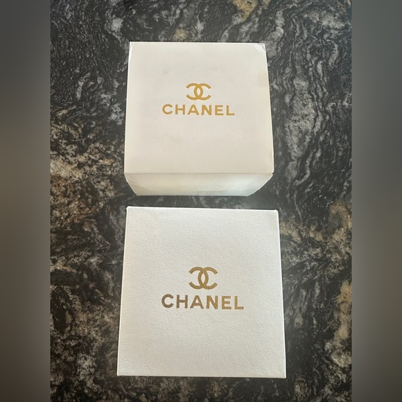 CHANEL Silver Tone Crystal-Accented Women's Watch with Matching Bracelet - Picture 4 of 17